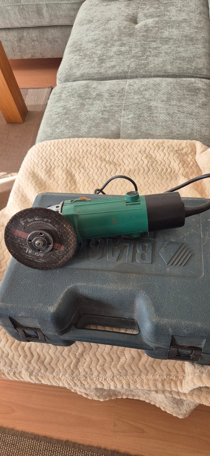 Black&Decker haakse slijpmachine met slijpschijven, Ophalen, Gebruikt, Minder dan 700 watt, Haakse handslijpmachine