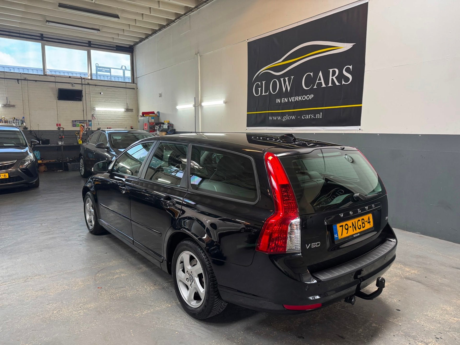 Volvo V50 2.0 Sport |AIRCO|PDC|NAVI|LMV, Stof, Gebruikt, Zwart, Origineel Nederlands