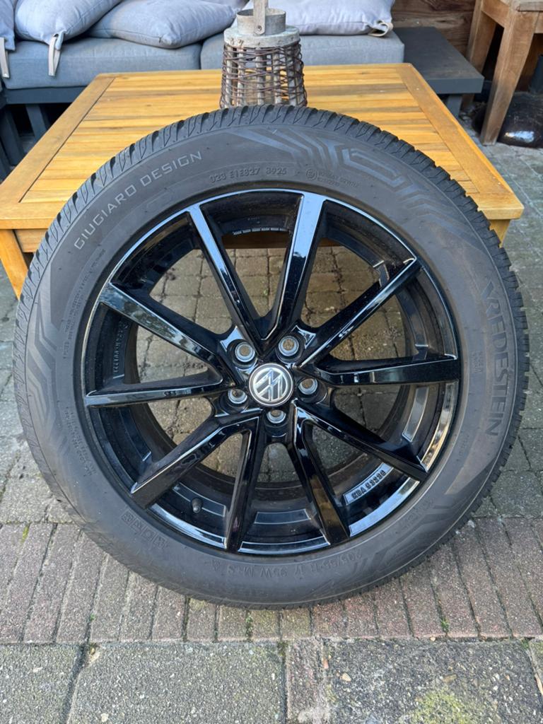 Platin P95 17" velgen met Vredestein All Season banden, Auto-onderdelen, Banden en Velgen, Ophalen, Gebruikt, Banden en Velgen