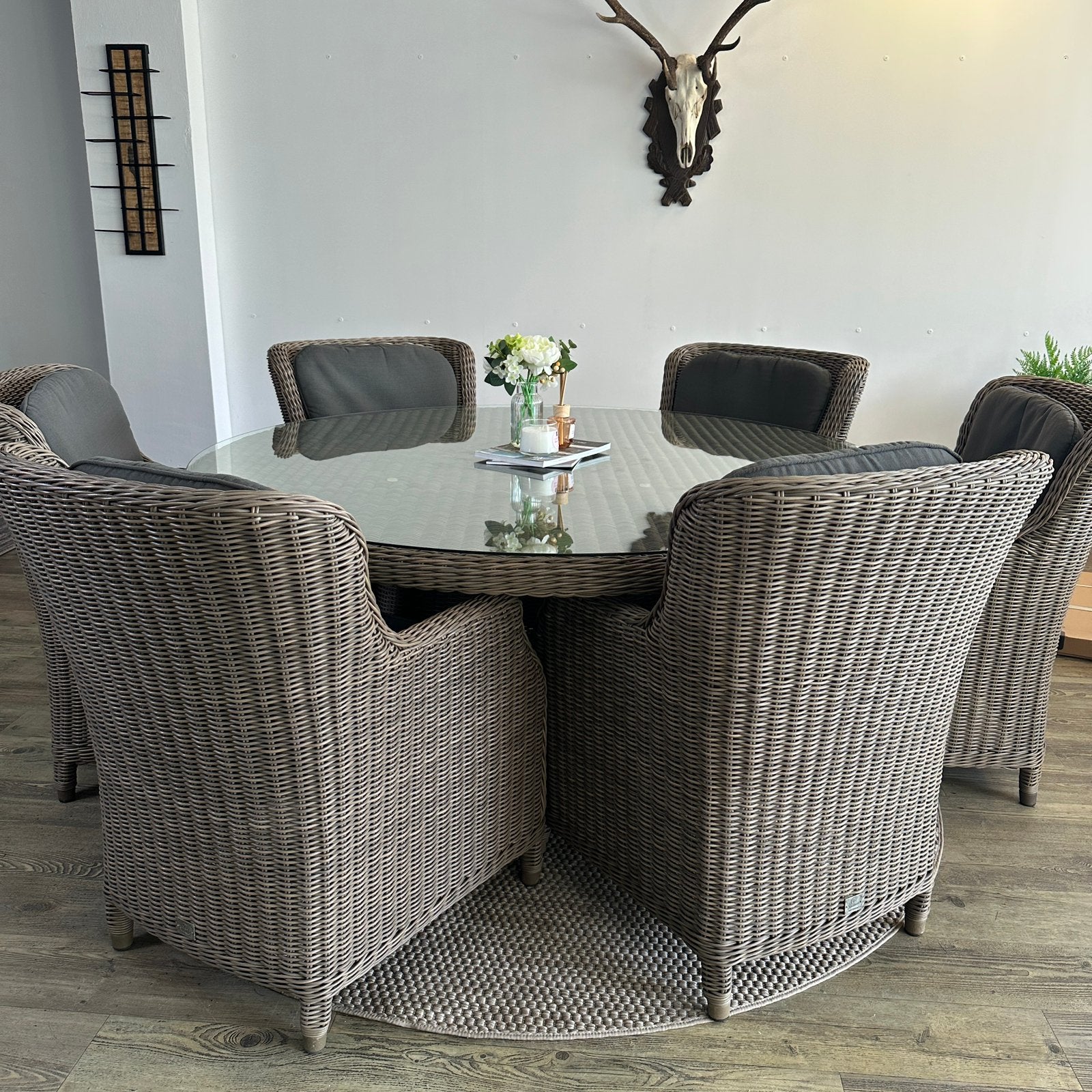 4 Seasons Outdoor (4SO) Tuinset -Tafel + 6 Stoelen TWV €4750
