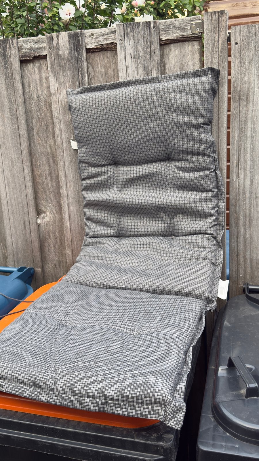 Comfortabel grijs tuinkussen - Zo goed als nieuw, Ophalen of Verzenden, Zo goed als nieuw, Textileen
