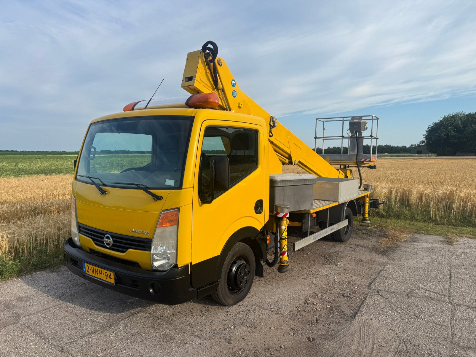Nissan Cabstar CMC PLA 212 59000km autohoogwerker hoogwerker, Ophalen