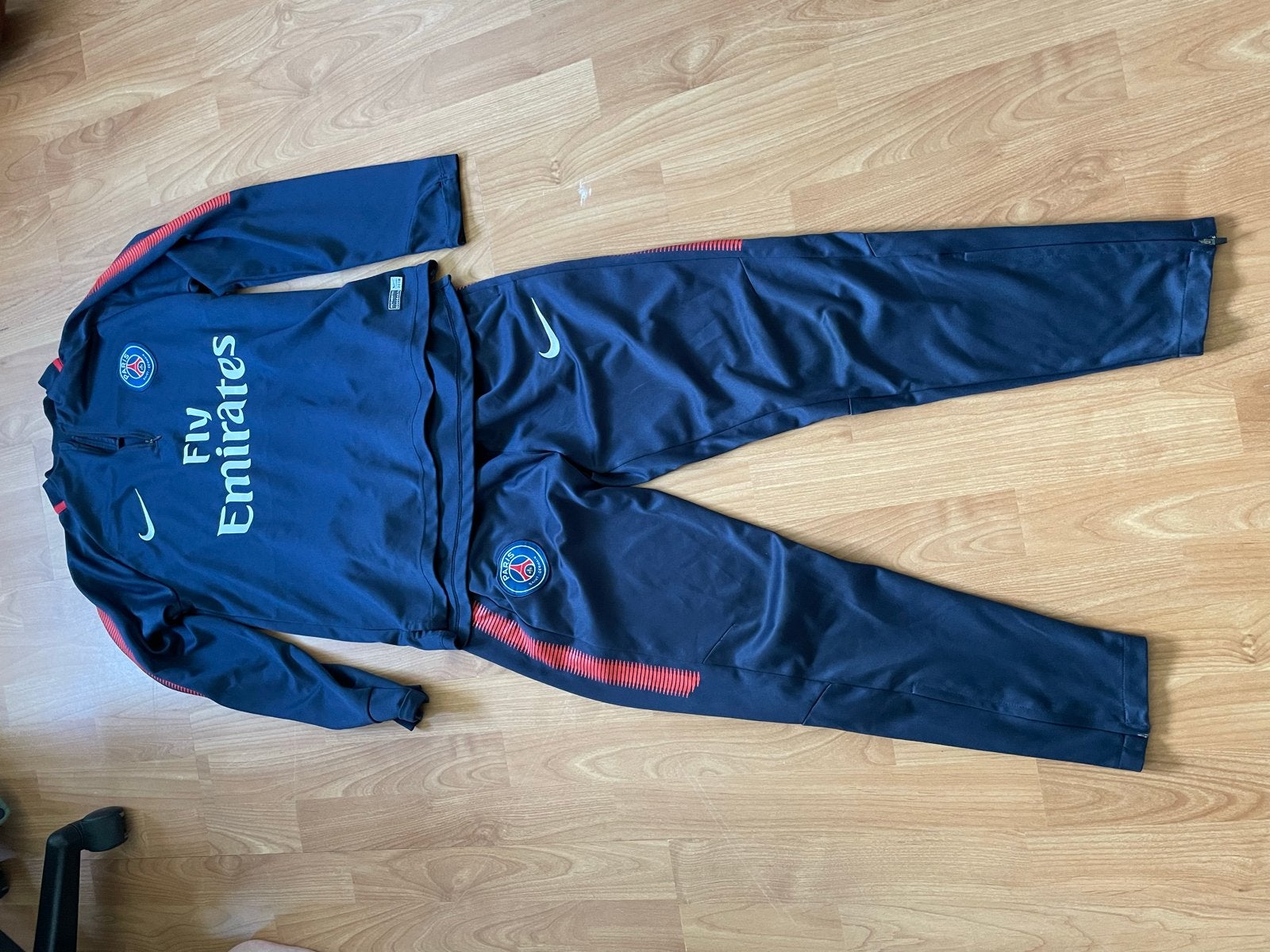 PSG Trainingspak Nike Dri-FIT kids Maat S, Sport en Fitness, Maat S, Ophalen of Verzenden, Gebruikt, Trainingspak