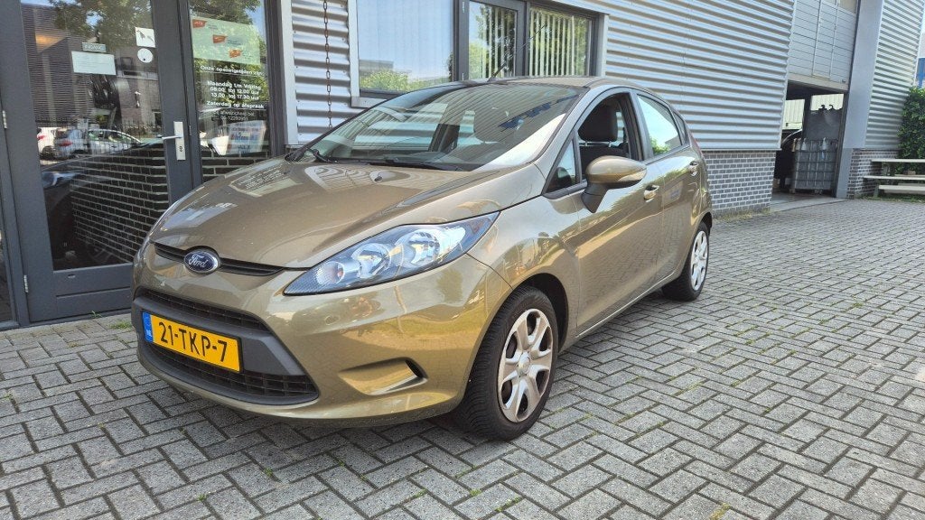Ford FIESTA 1.25 Titanium AIRCO  EL RAMEN CENTR VERG AFST NA, Auto's, Voorwielaandrijving, Euro 5, 1242 cc, Bruin