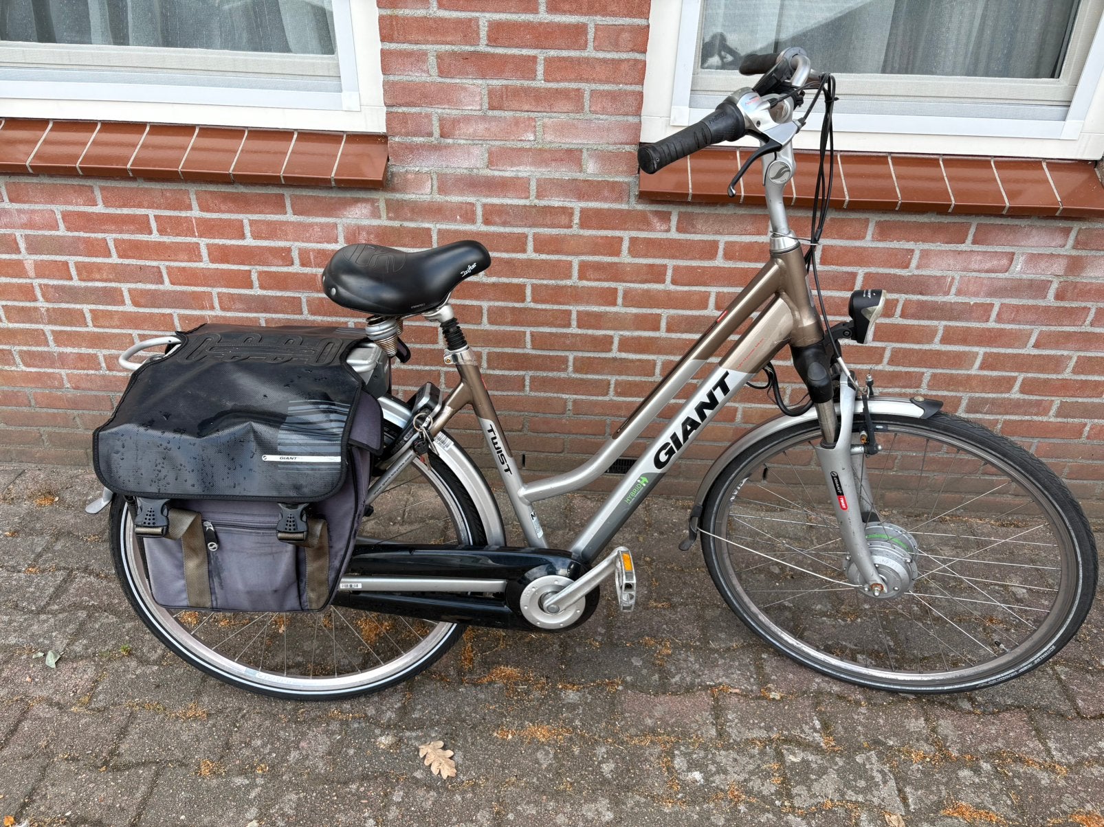 Te koop mooie Giant Twist elektrische damesfiets 51cm 8v, Fietsen en Brommers, Elektrische fietsen, 51 tot 55 cm, Ophalen, Zo goed als nieuw