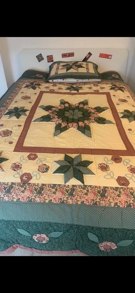 Handgemaakte Quilt Dekbed met Bloemenpatroon, Ophalen, 100 tot 150 cm, Zo goed als nieuw, 150 tot 200 cm
