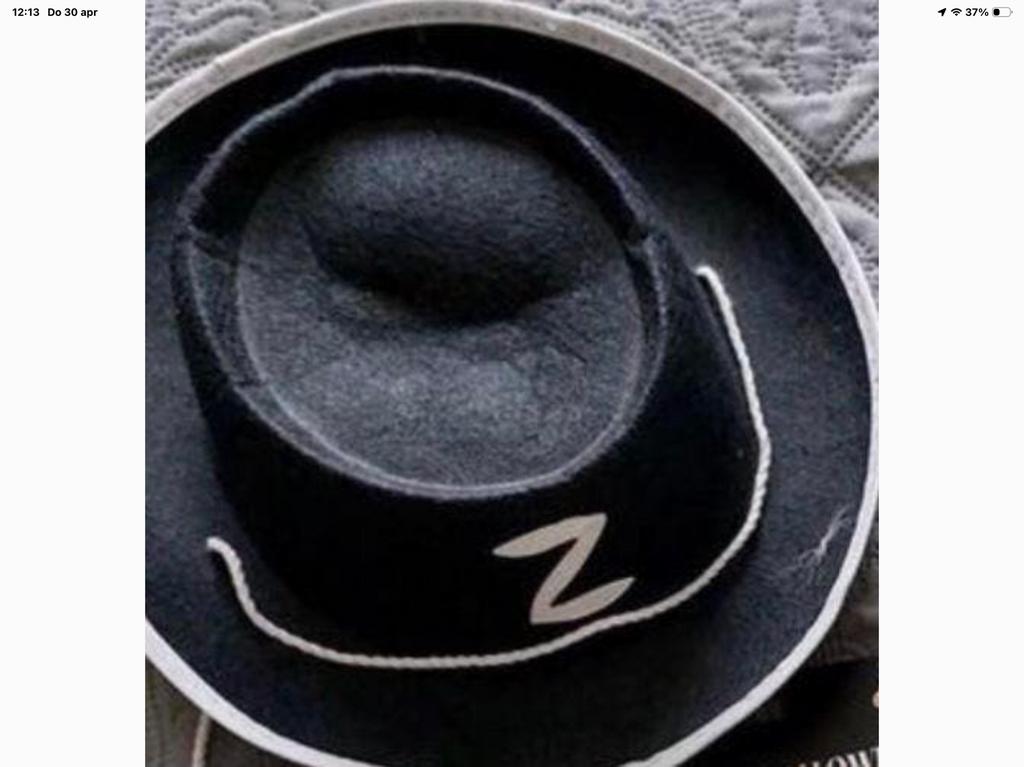 Zorro Hoed en Jas en Ooglapje 🌺 maat 116, Ophalen of Verzenden, Zo goed als nieuw