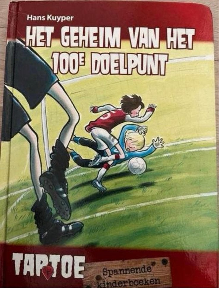 TAPTOE: Het Geheim van het 100e Doelpunt - Hans Kuyper, Boeken, Ophalen of Verzenden, Gelezen