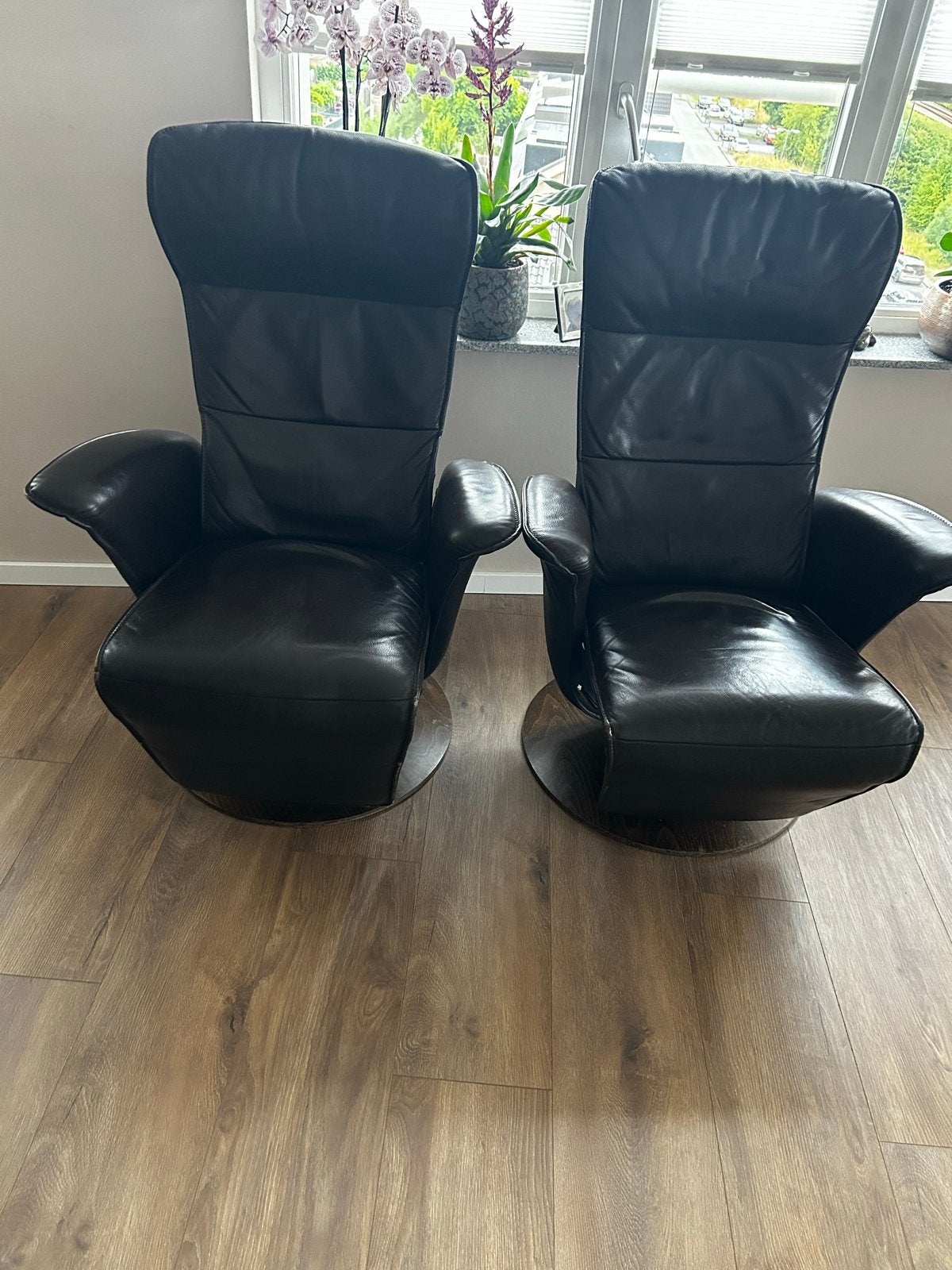 2x Leren Relaxfauteuils - Bruin, Draaibaar, Huis en Inrichting, Fauteuils, Ophalen, Gebruikt, Modern, 50 tot 75 cm