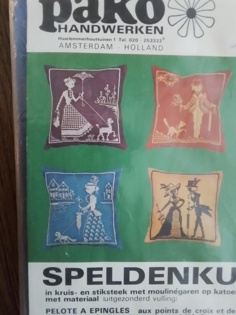 Borduurpakketje voor een speldenkussen, Hobby en Vrije tijd, Ophalen of Verzenden, Zo goed als nieuw, Handborduren, Borduurpakket