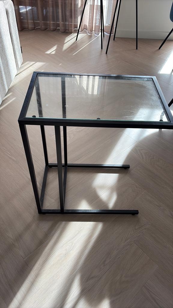 Leuke bijzettafel / laptoptafel, Huis en Inrichting, Tafels | Bijzettafels, Minder dan 55 cm, Rond, Zo goed als nieuw, Ophalen