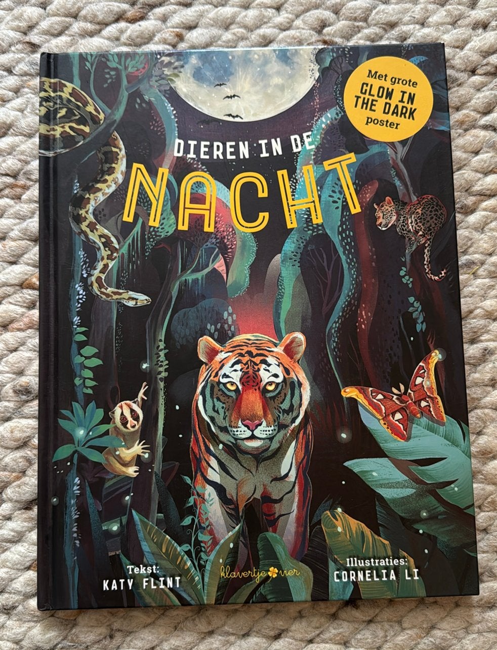 Dieren in de nacht prentenboek met glow in the dark poster, Ophalen of Verzenden, Zo goed als nieuw, Non-fictie