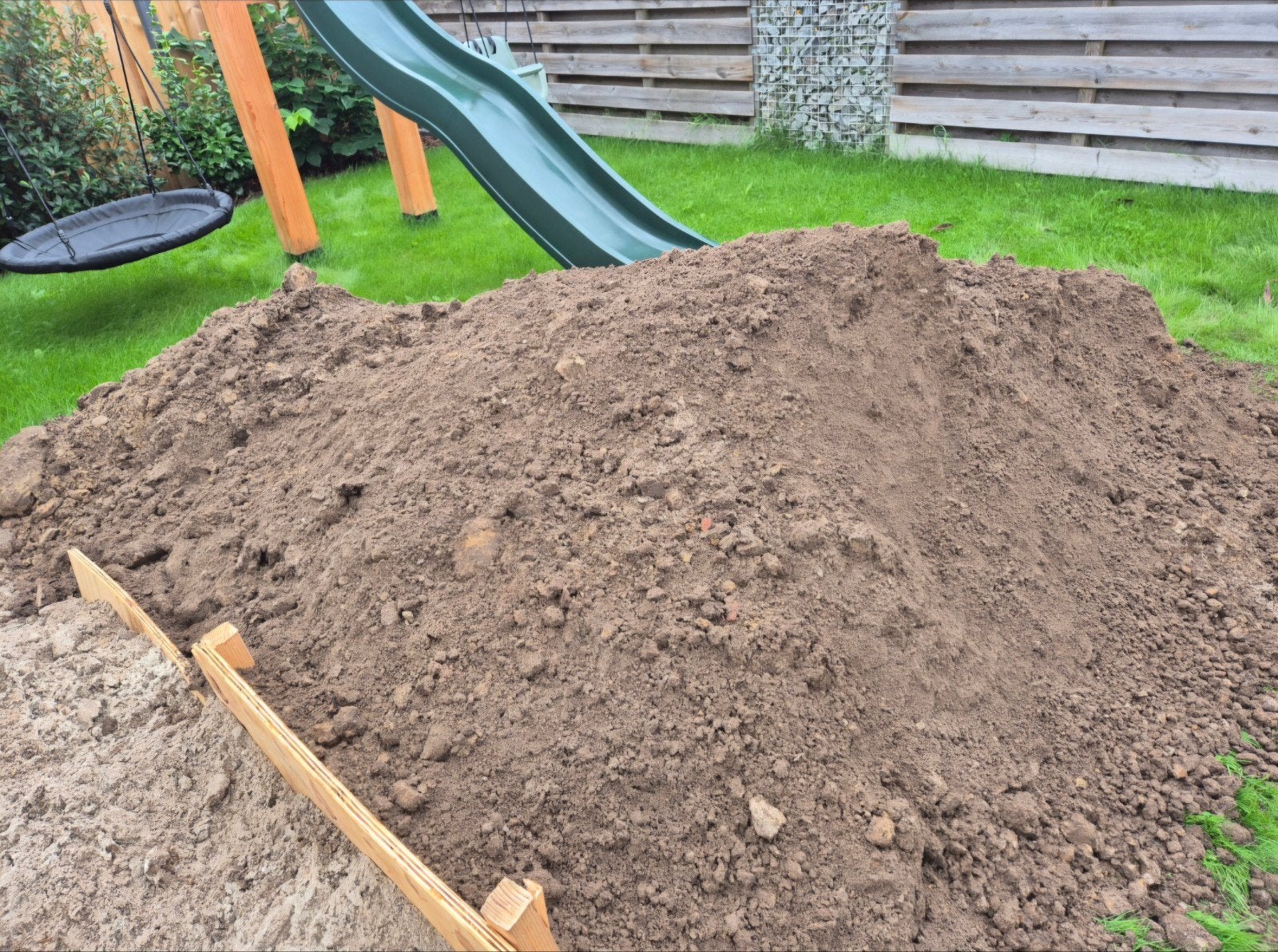GRATIA schone zwarte grond, Ophalen, Gebruikt, Ophoogzand