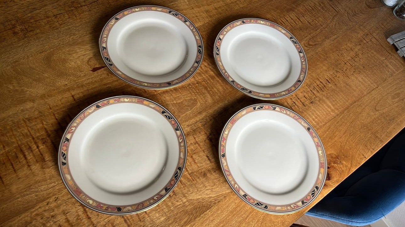 Laklain Porseleinen bordjes, Ophalen of Verzenden, Zo goed als nieuw, Bord(en), Overige stijlen