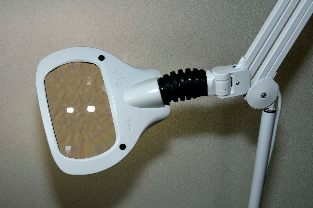 Prachtige prof.Luxo Wave LED 5D loeplamp met robuust statief, Ophalen, Nieuw, Loeplamp
