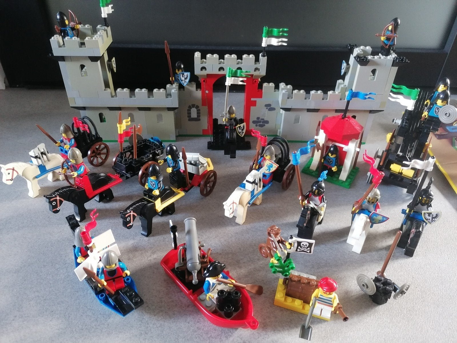 Lego Castle Knights Soldaten Ridders Minifigs Kasteel 6073, Inclusief instructies, Lego, Overige typen, Ophalen of Verzenden