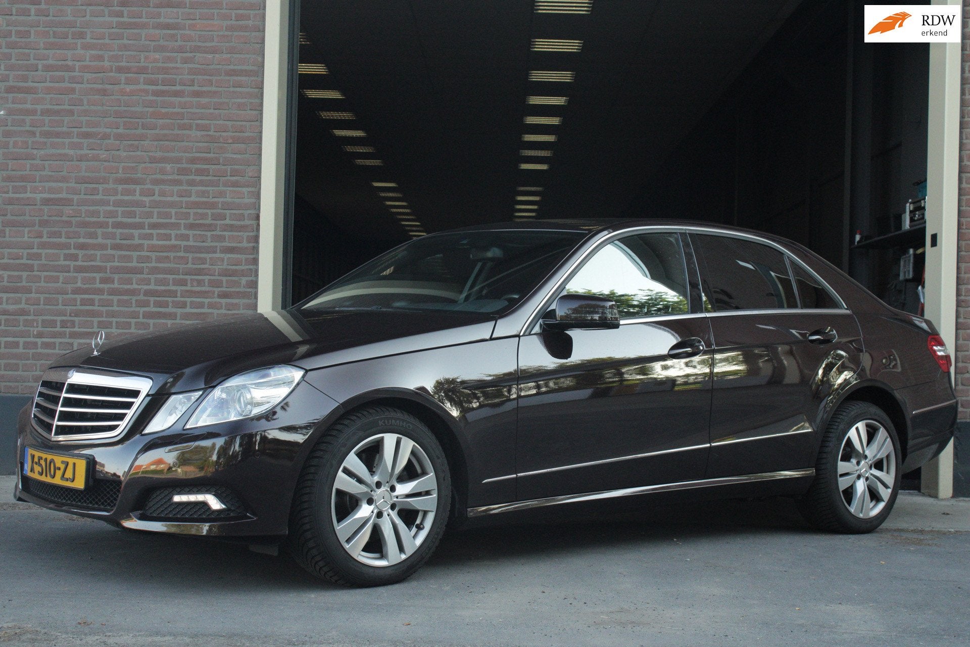 Mercedes-Benz E-klasse 350 Avantgarde |Leder|Xenon|Uniek|, Auto's, Automaat, Euro 5, Achterwielaandrijving, Gebruikt