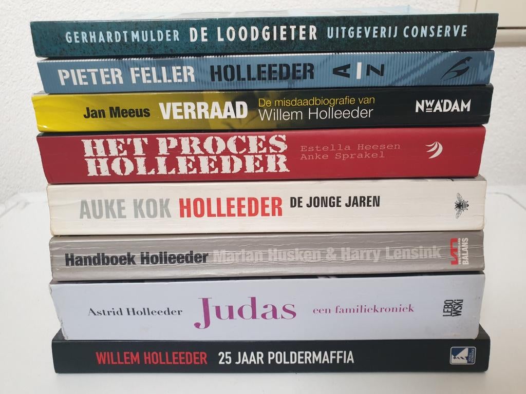 Holleeder Boeken Collectie - 8 Misdaadbiografieën, Ophalen of Verzenden, Gelezen