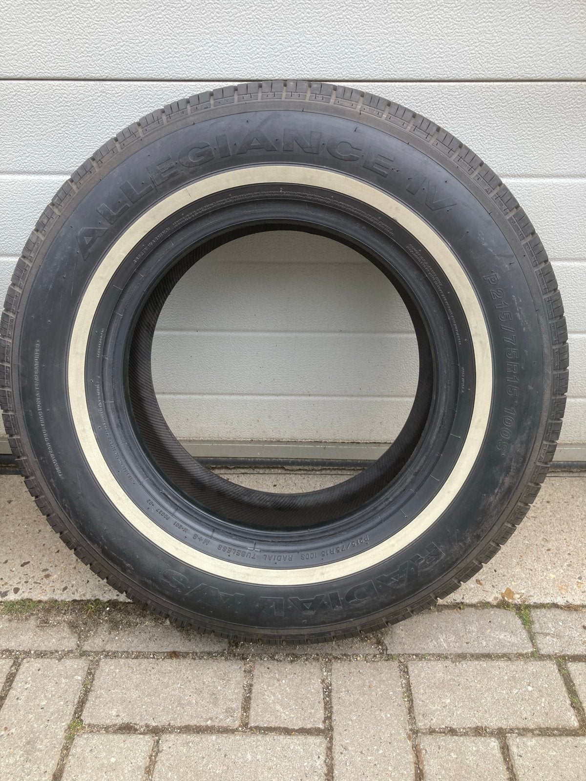 Set van 4  Whitewall banden 215/75R15, 15 inch, Ophalen of Verzenden, All Season, Band(en)