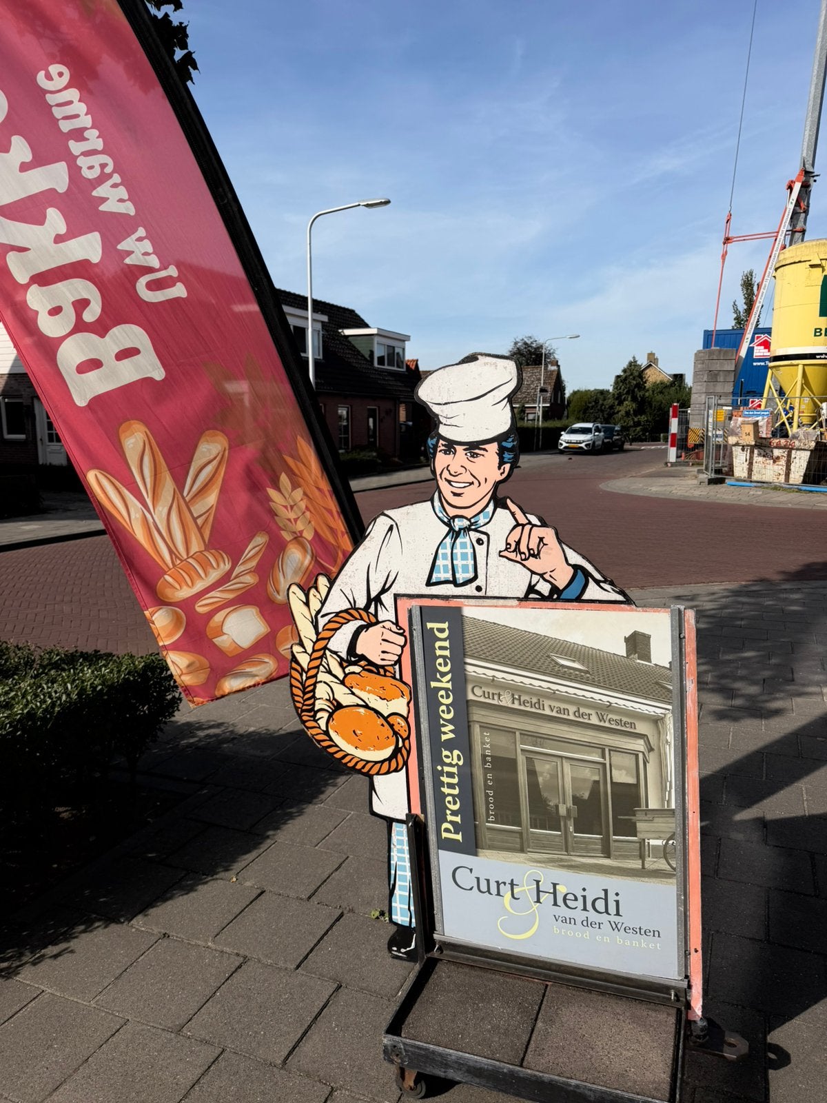 Uniek vintage bakkers reclamebord / bakkerspop op wielen, Verzamelen, Ophalen, Gebruikt, Reclamebord