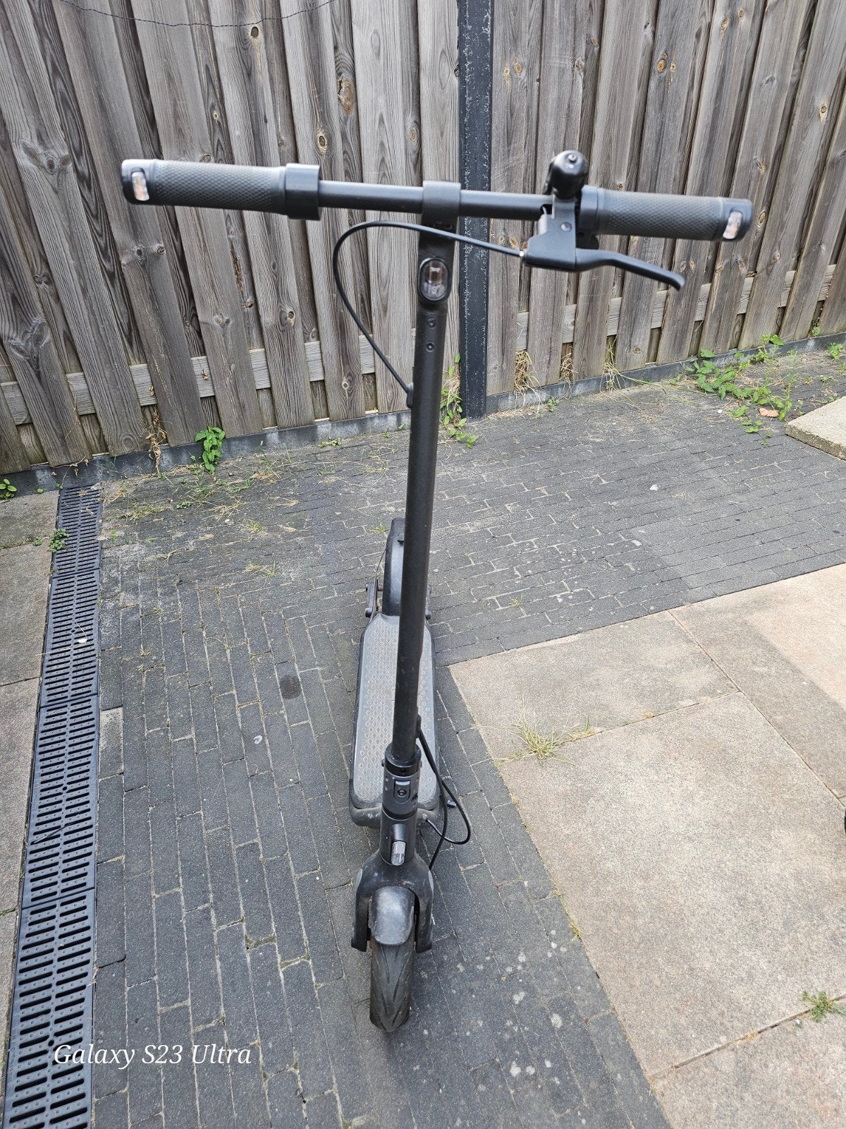Ninebot elektrische step (E-scooter) met slot en lader, Ophalen of Verzenden