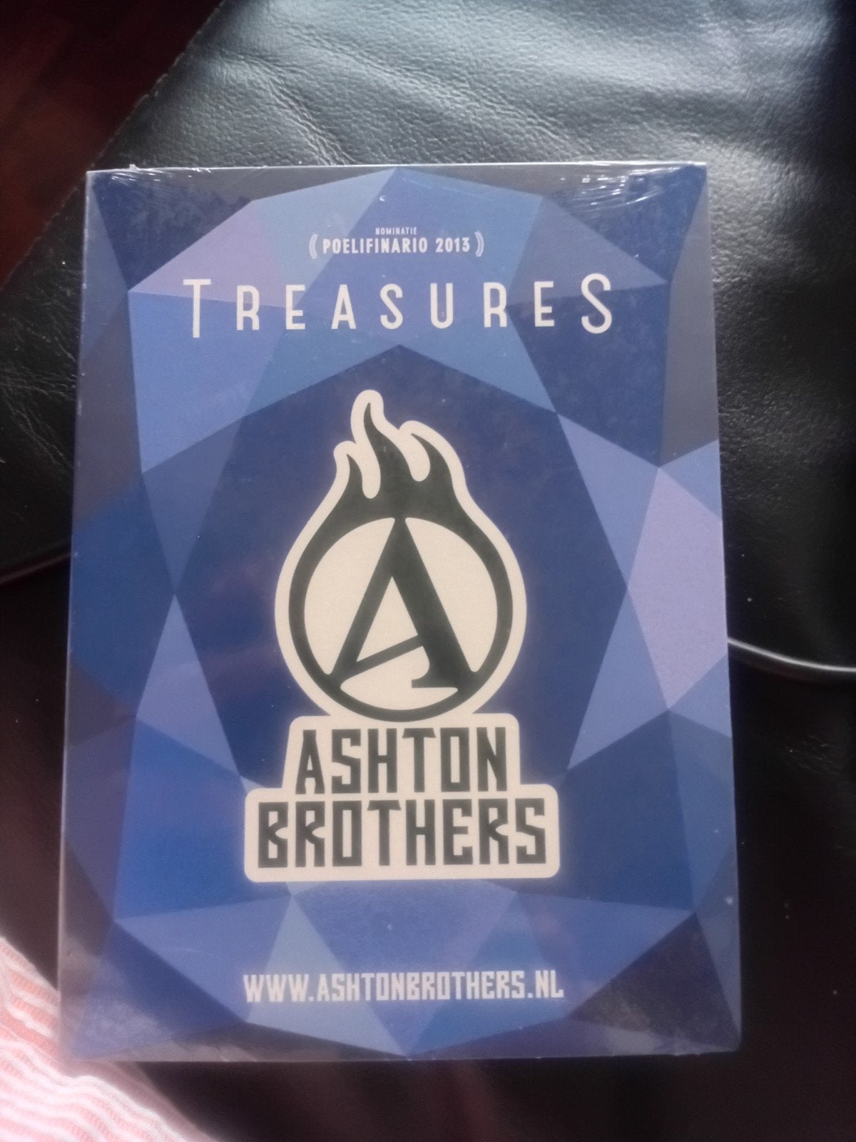 Ashton Brothers - Treasures ( nieuw in seal ), Alle leeftijden, Verzenden, Nieuw in verpakking, Stand-up of Theatershow