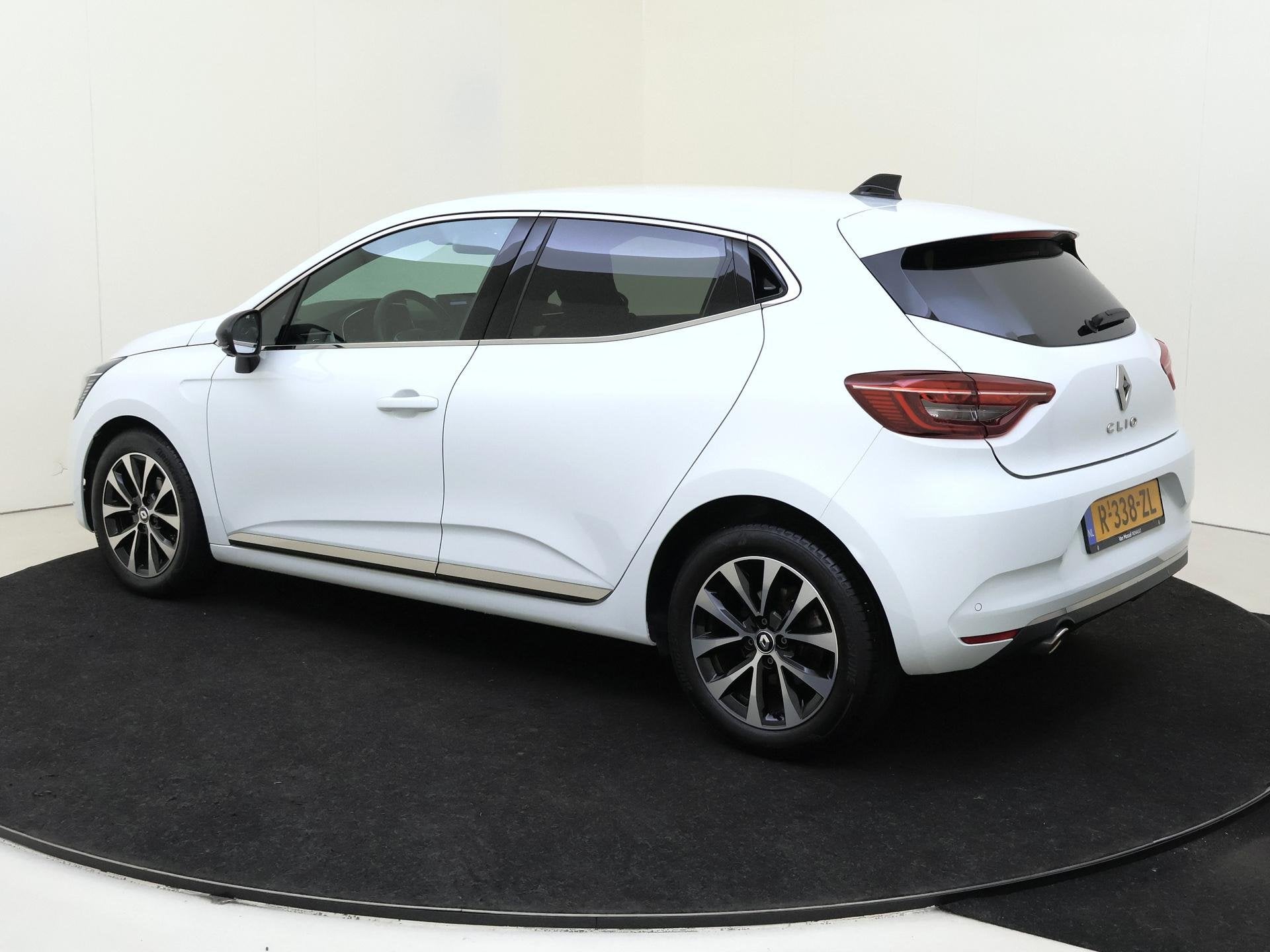 Renault Clio 1.0 TCe 90 Techno | 360 Camera | 9'3 inch navig, Voorwielaandrijving, Gebruikt, Euro 6, Leder en Stof