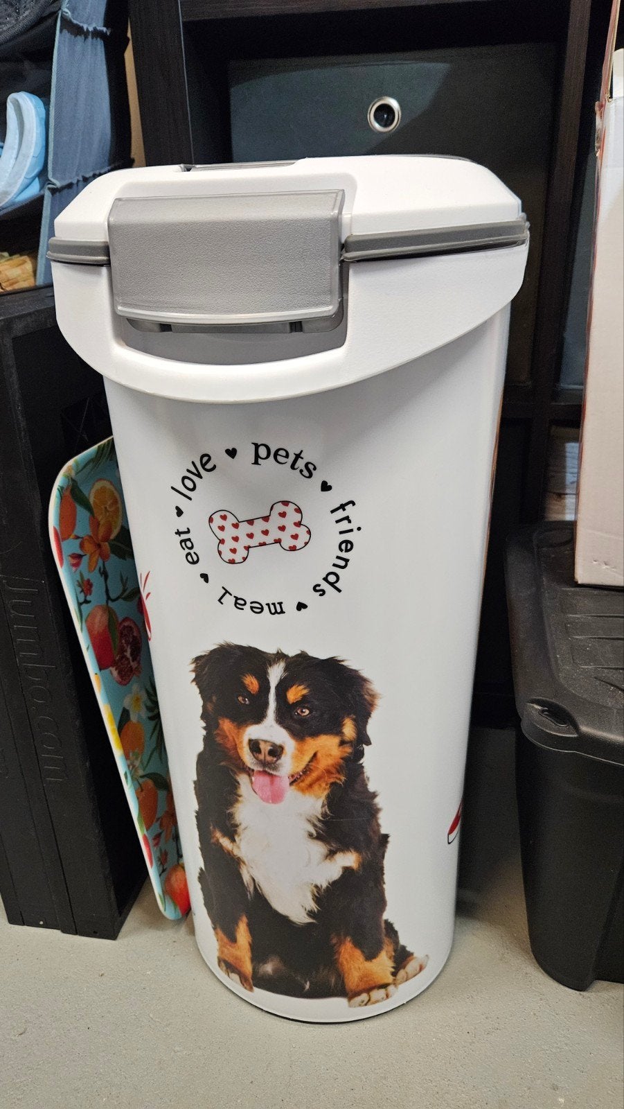 voerton curver hond 54 liter, Ophalen, Zo goed als nieuw