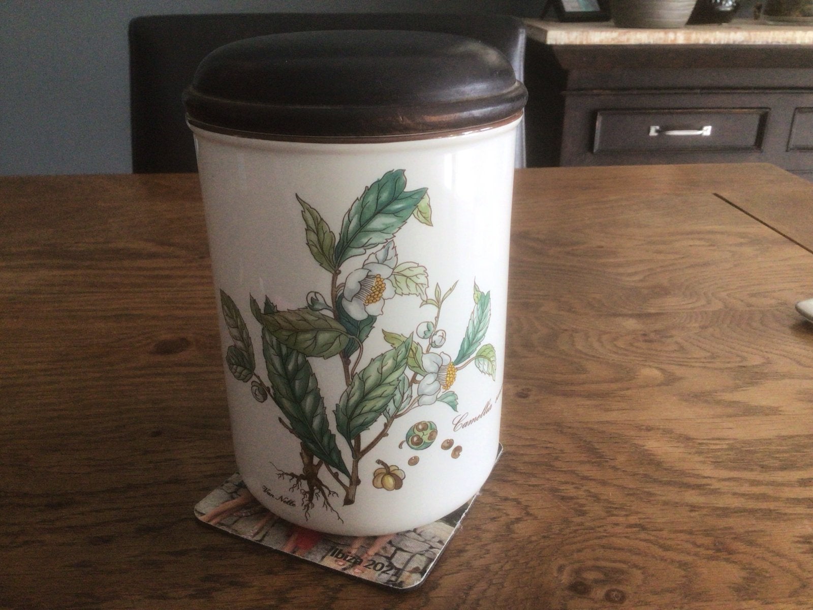 Vintage Voorraadpot met Camellia Decoratie, Gebruikt, Ophalen of Verzenden, Voorraadpot, Steen/keramiek