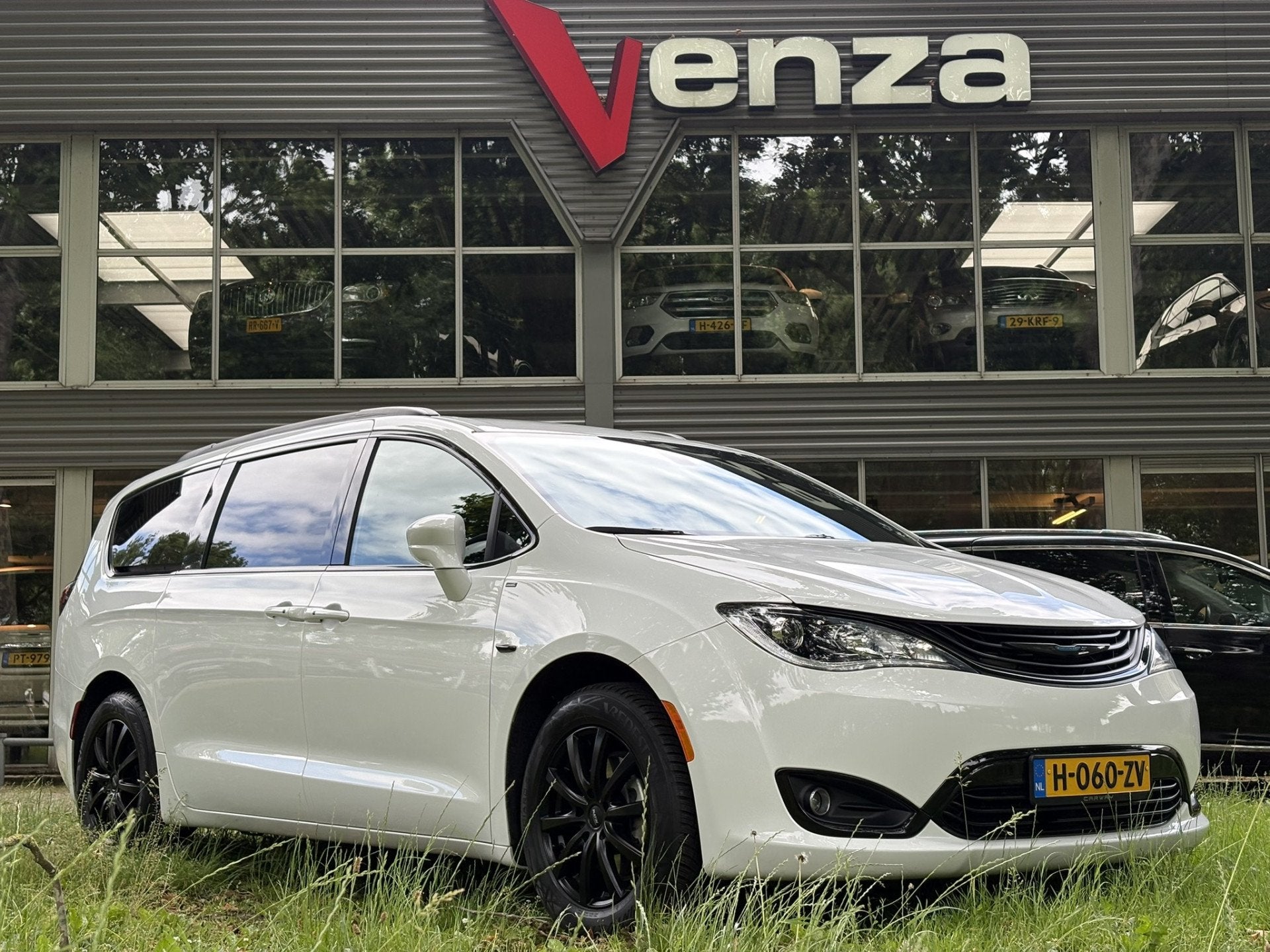 Chrysler Pacifica 3.6 V6 Hybrid Touring (bj 2019, automaat), Auto's, 450 kg, Gebruikt, Overige carrosserieën, Met garantie (alle)