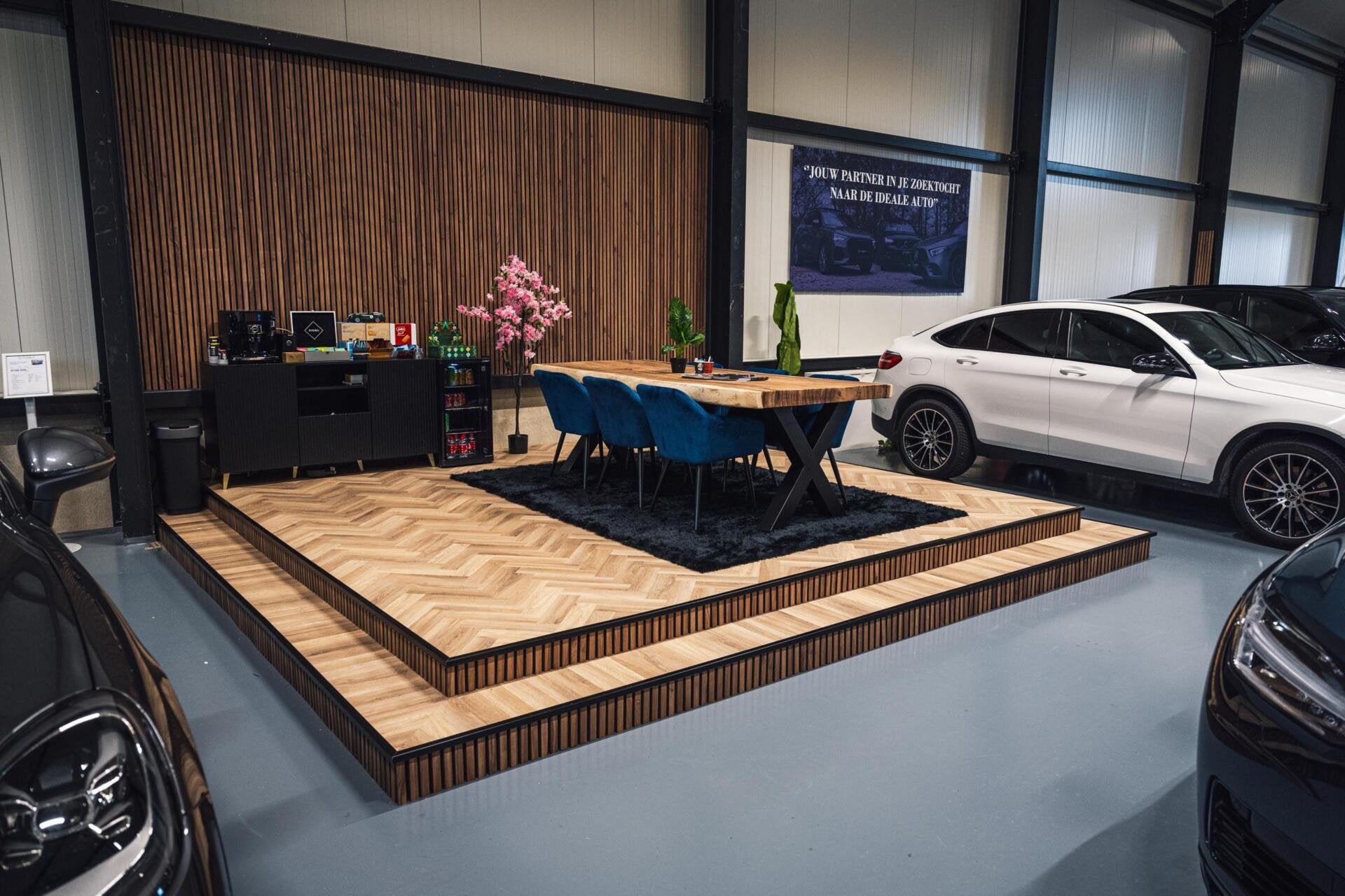Volvo XC90 T8 Ultra Bright B&W Pano Massage Trekhaak 22", Auto's, Gebruikt, Zwart, 4 cilinders, 1969 cc