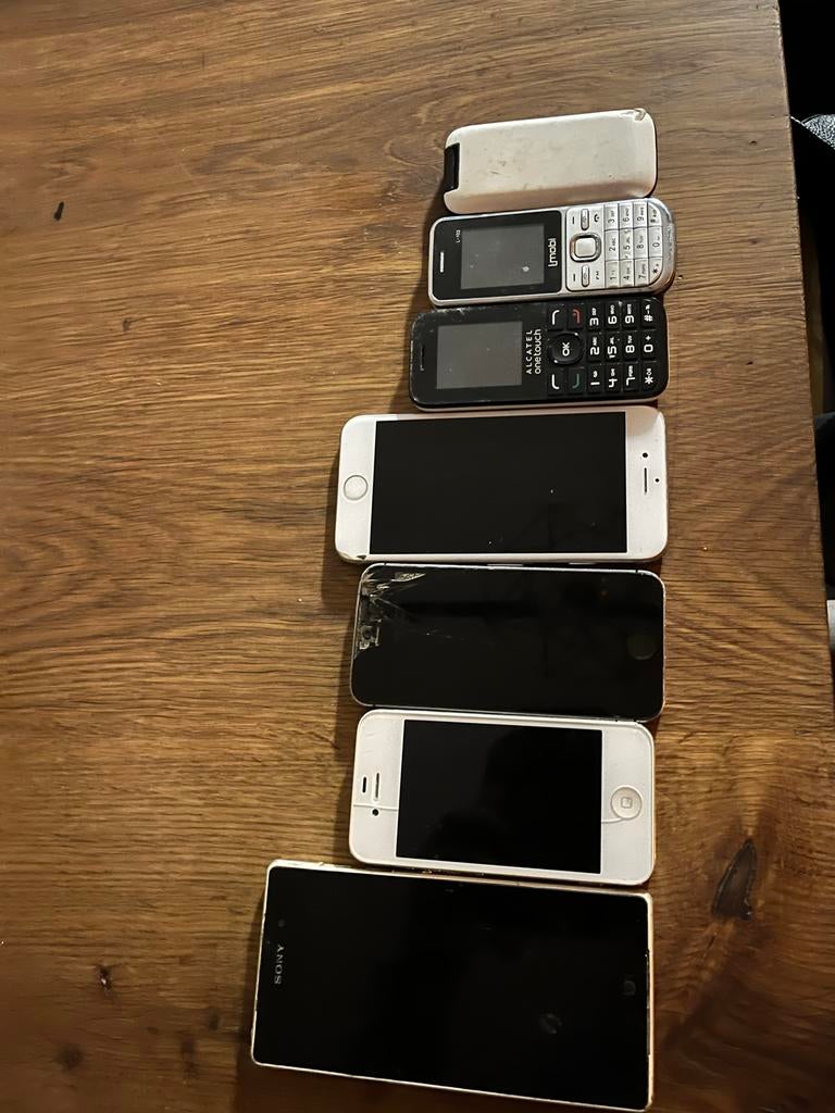 Partij diverse telefoons, waaronder iPhones en oudere modell, Overige modellen, Ophalen of Verzenden, Zonder simlock, Niet werkend