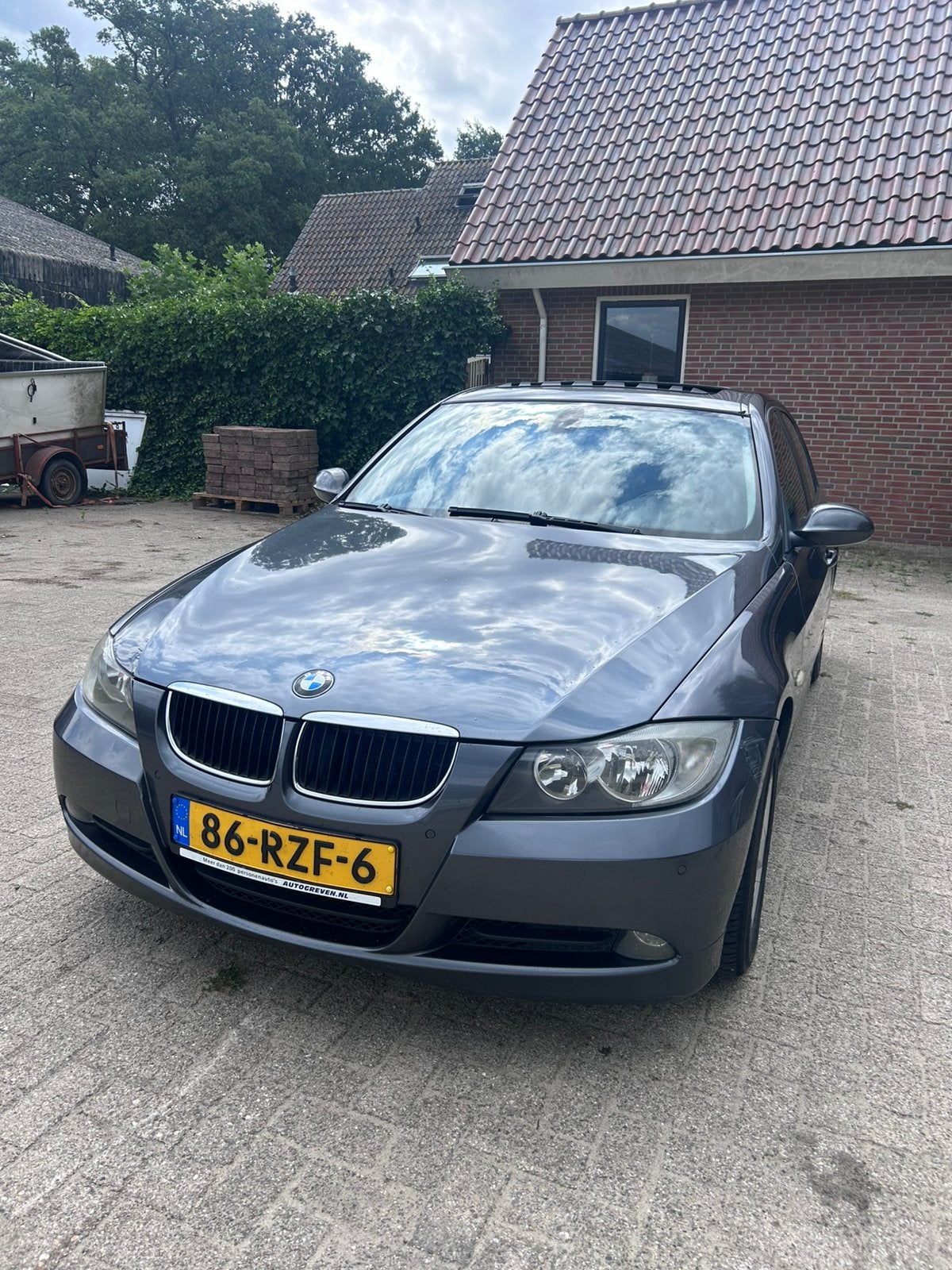 BMW 3-Serie 2.0 I 320 2005 Grijs, Achterwielaandrijving, 1995 cc, 1295 kg, 4 cilinders