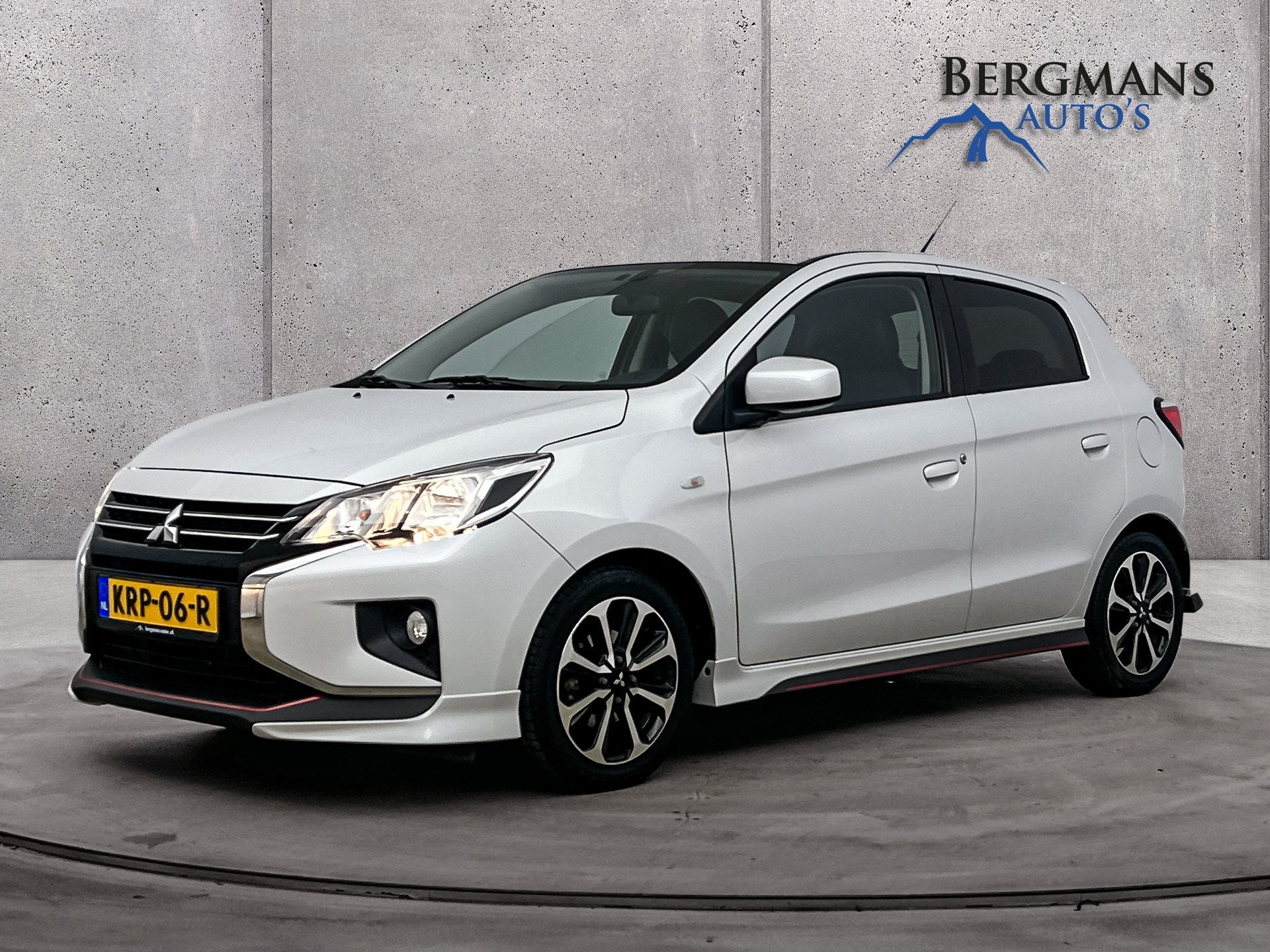 Mitsubishi Space Star - 1.2 Instyle // CAMERA // NAVI //, Gebruikt, 82 pk, Leder en Stof, Wit