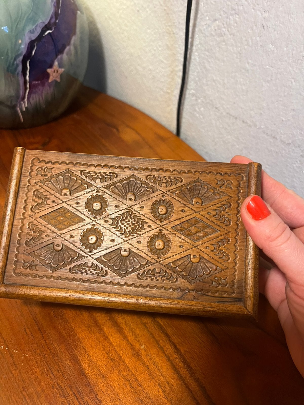 Vintage houten kistje sieradendoos Joegoslavië houtsnijwerk, Antiek en Kunst, Ophalen of Verzenden