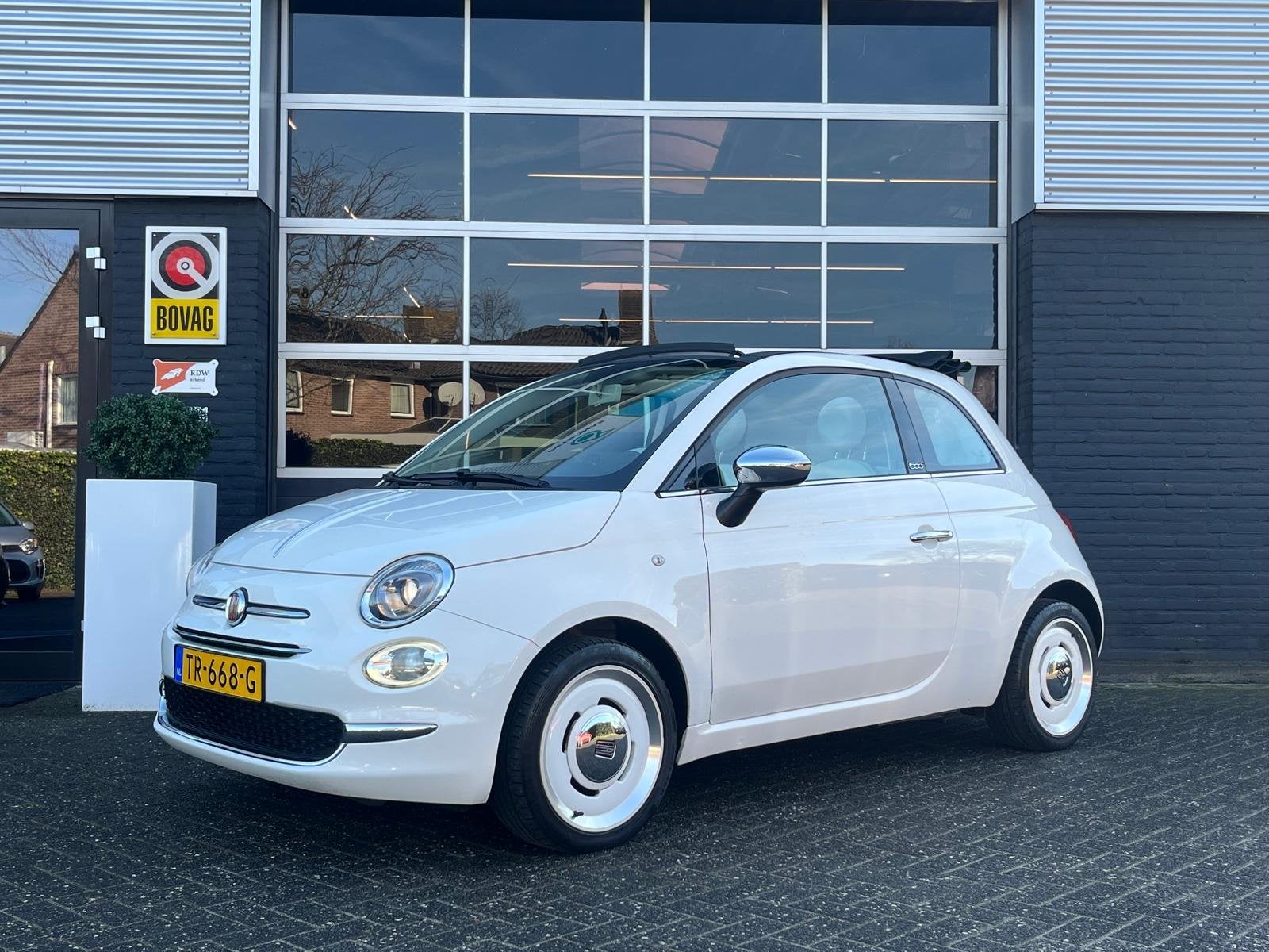 Fiat 500C 0.9 TwinAir Turbo Anniversario, Airco, Bluetooth,, Auto's, Fiat, Stof, Gebruikt, Cabriolet, Wit