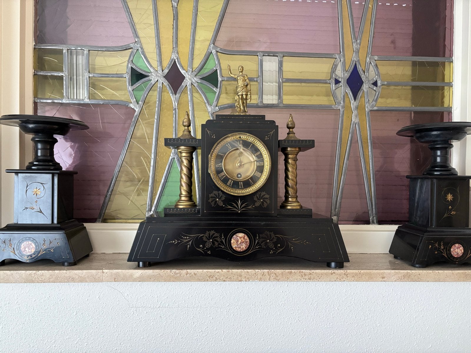 Antieke pendule met beelden en kandelaars, Antiek en Kunst, Ophalen