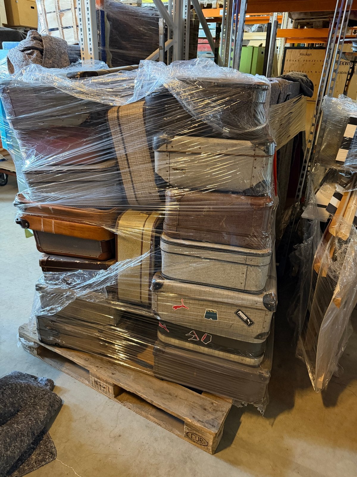 Pallet oude koffers - Per stuk of als collie te koop, Ophalen, 30 cm of meer, Gebruikt, Bruin
