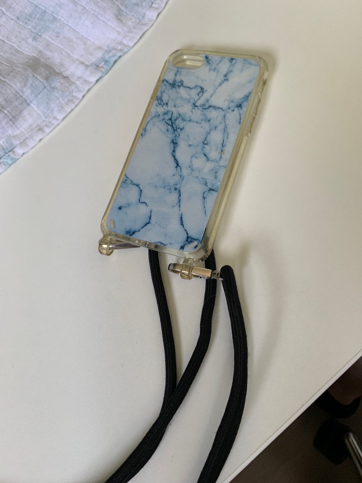 Iphone 7 softcase bumper met koord, Telecommunicatie, Mobiele telefoons | Hoesjes en Frontjes | Apple iPhone, Ophalen of Verzenden