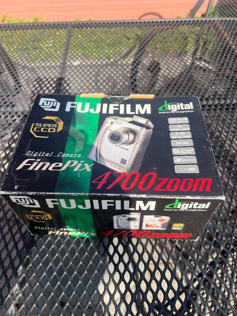 fuji 4700 in goede staat alleen kabelaansluiting mist, Ophalen of Verzenden, Gebruikt, Fuji, Geen optische zoom