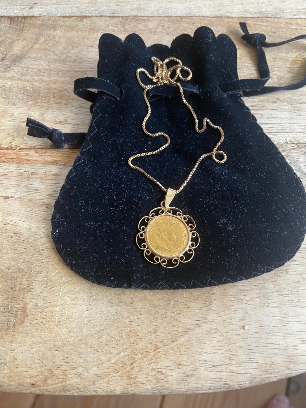 Hoiden hanger met kettinkje, Ophalen of Verzenden, Zo goed als nieuw, Goud
