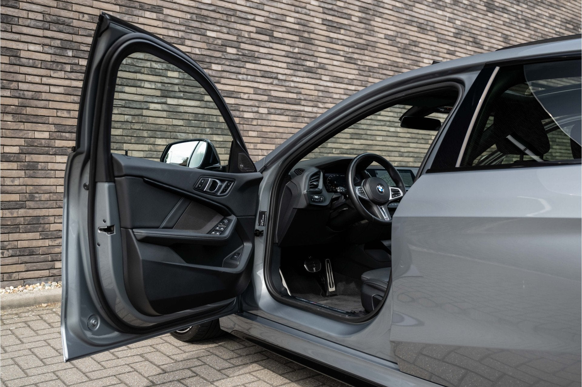 Foto 17 van BMW 1-serie M135i xDrive | Live Cockpit | Panorama | Leder |