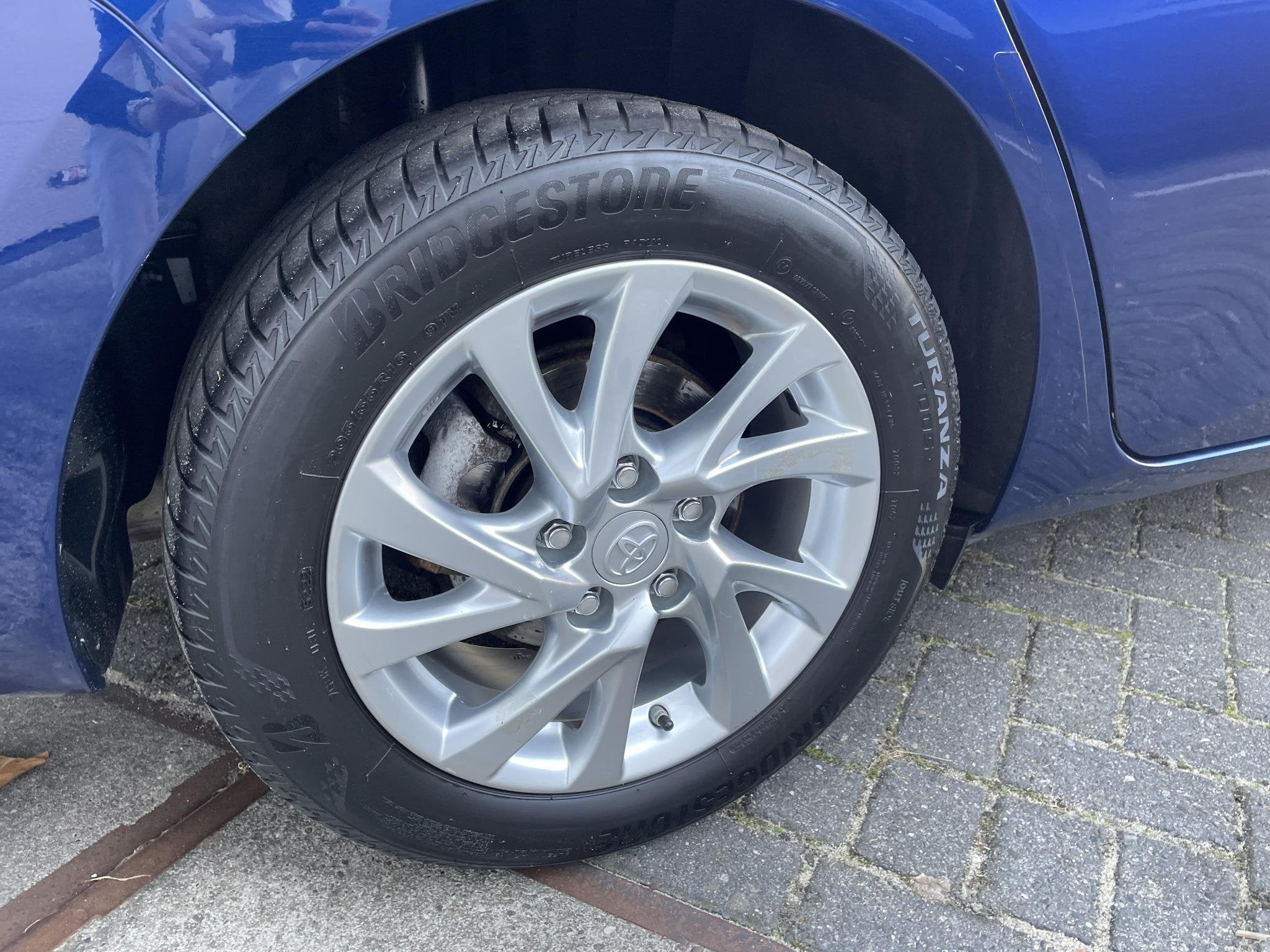 Toyota Auris Touring Sports 1.8 Hybrid Aspiration, Auto's, Dealer onderhouden, Gebruikt, Euro 6, Blauw