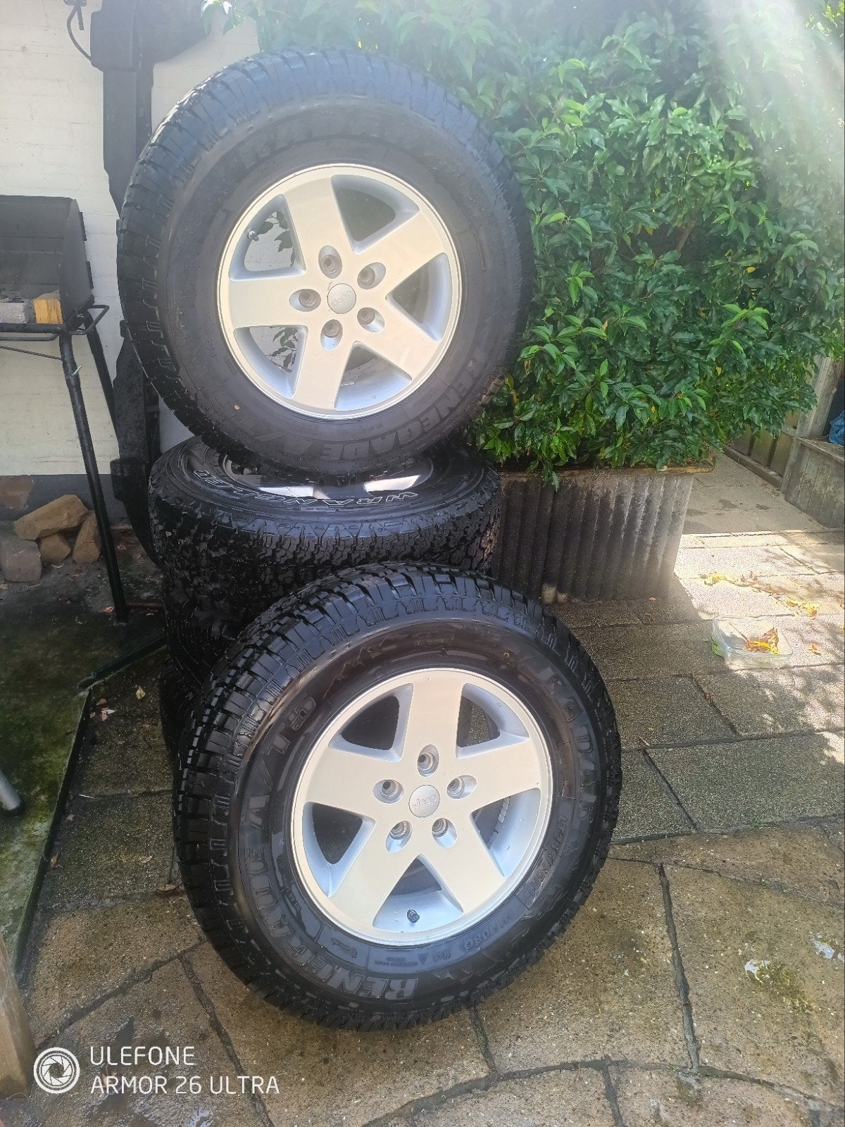 5x Originele Jeep Wrangler 17 inch velgen + Radar M+S banden, Auto-onderdelen, Ophalen