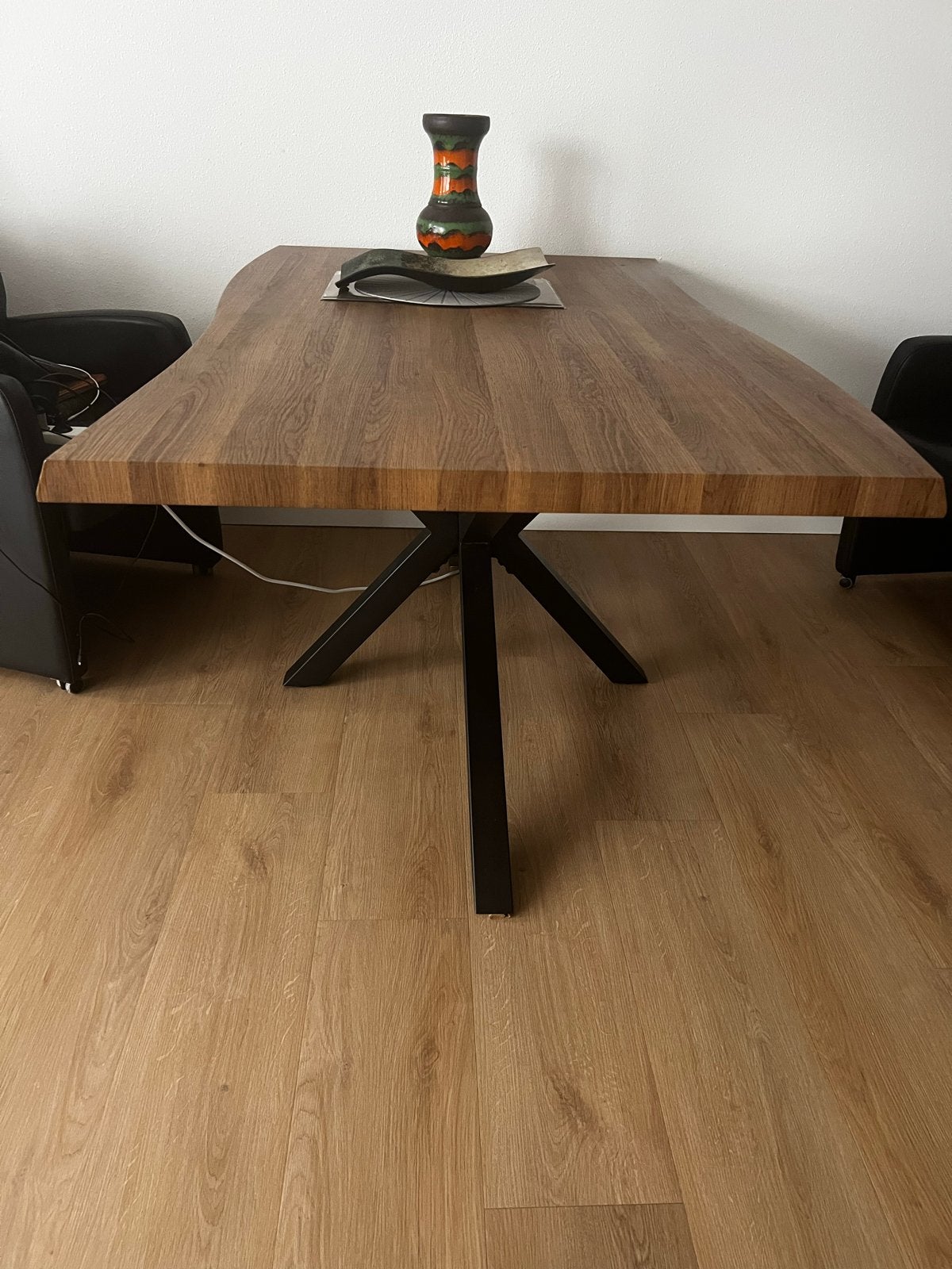 Moderne eettafel met houten blad en metalen onderstel, Huis en Inrichting, Tafels | Eettafels, Ophalen, 50 tot 100 cm, Zo goed als nieuw
