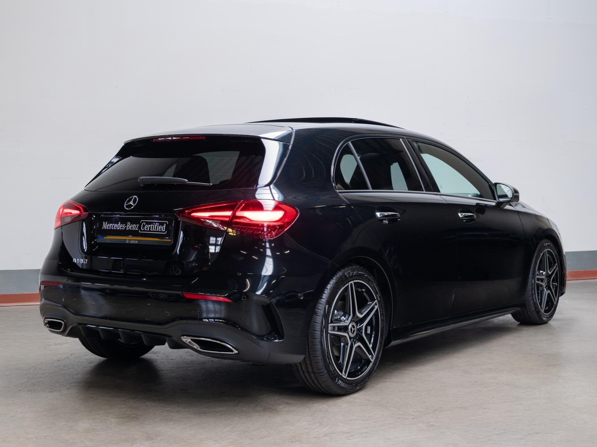 Mercedes-Benz A-Klasse Hatchback 180 Business Solution AMG P, Auto's, 136 pk, Gebruikt, 4 cilinders, Zwart