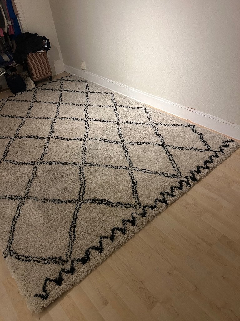 Vloerkleed wit/zwart, Ophalen, Gebruikt, Zwart, 200 cm of meer