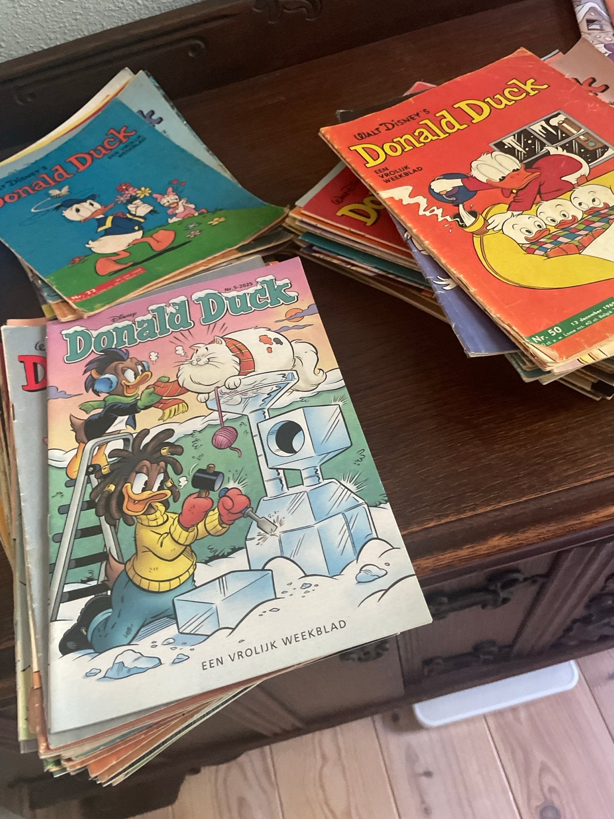 Grote collectie Donald Duck weekbladen (ongeveer 90 stuks), Boeken, Meerdere stripboeken, Ophalen of Verzenden, Gelezen