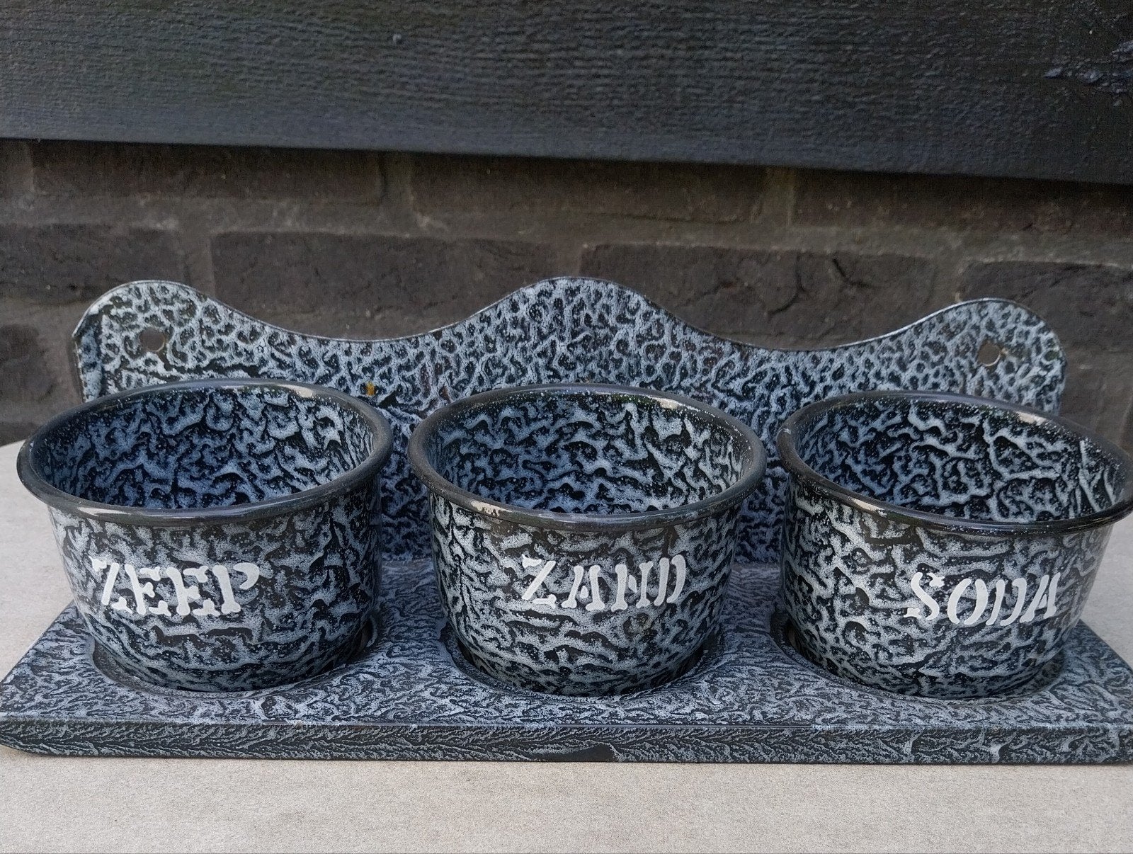 Vintage emaille setje met 3 potjes voor zeep, zand, soda, Antiek en Kunst, Ophalen of Verzenden