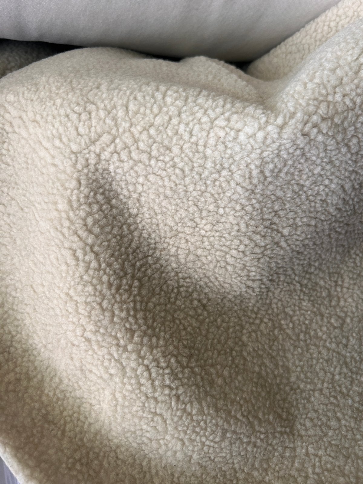Meubelstof Schapenvacht/ teddy/ borg bont licht beige, Hobby en Vrije tijd, Stoffen en Lappen, 120 cm of meer, Beige, Ophalen of Verzenden